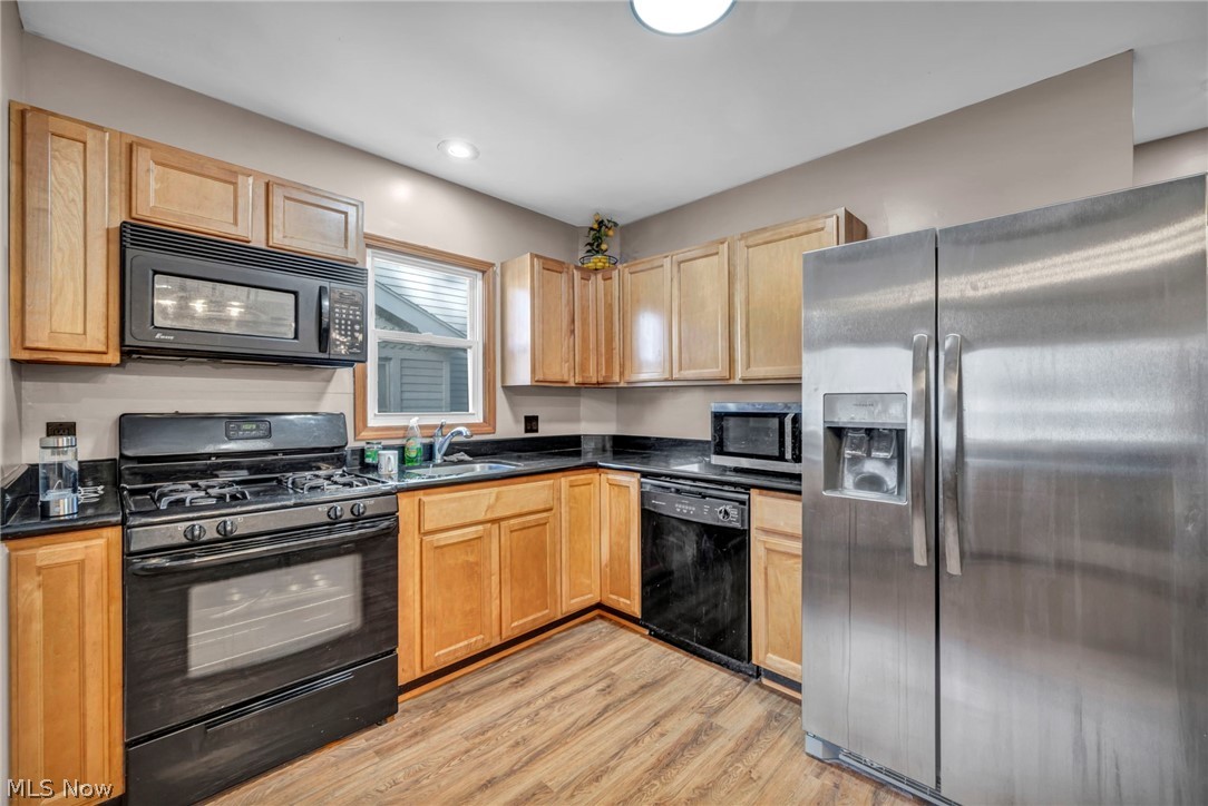 1825 Treadway Cleveland OH 44109