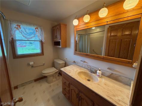 3215 Knollridge Circle NE Canton OH 44721