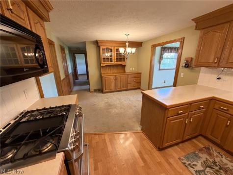 3215 Knollridge Circle NE Canton OH 44721