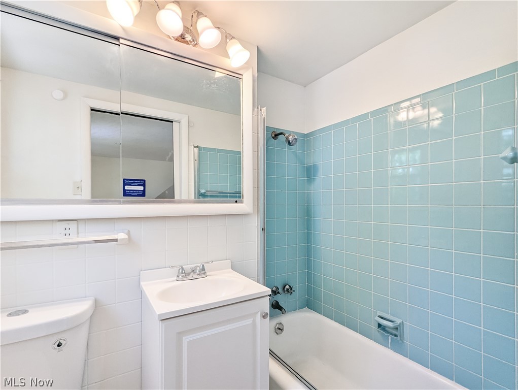 4135 Eastway Road Cleveland OH 44121