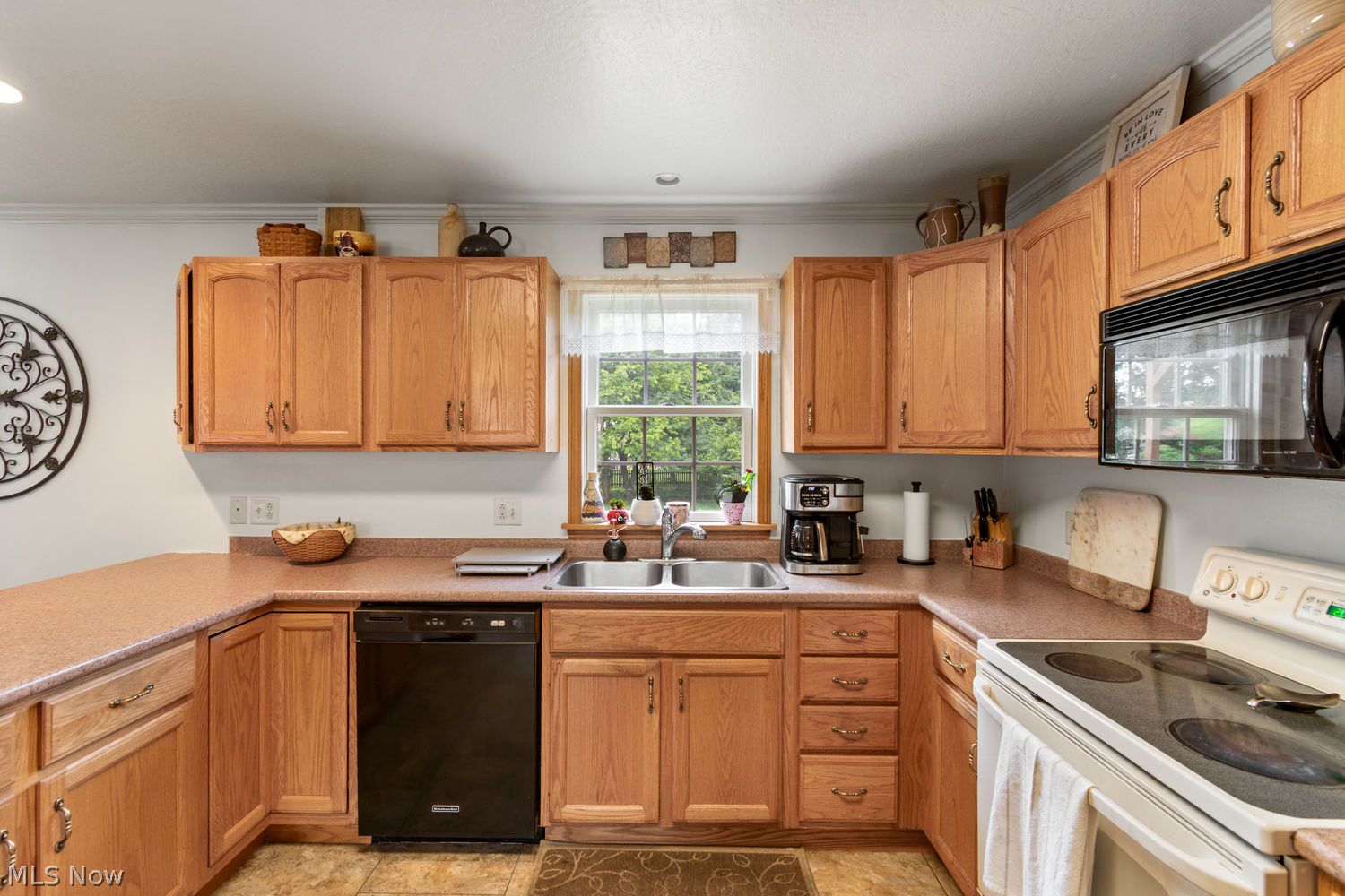 380 Schoenbrunn Drive Drive NE New Philadelphia OH 44663