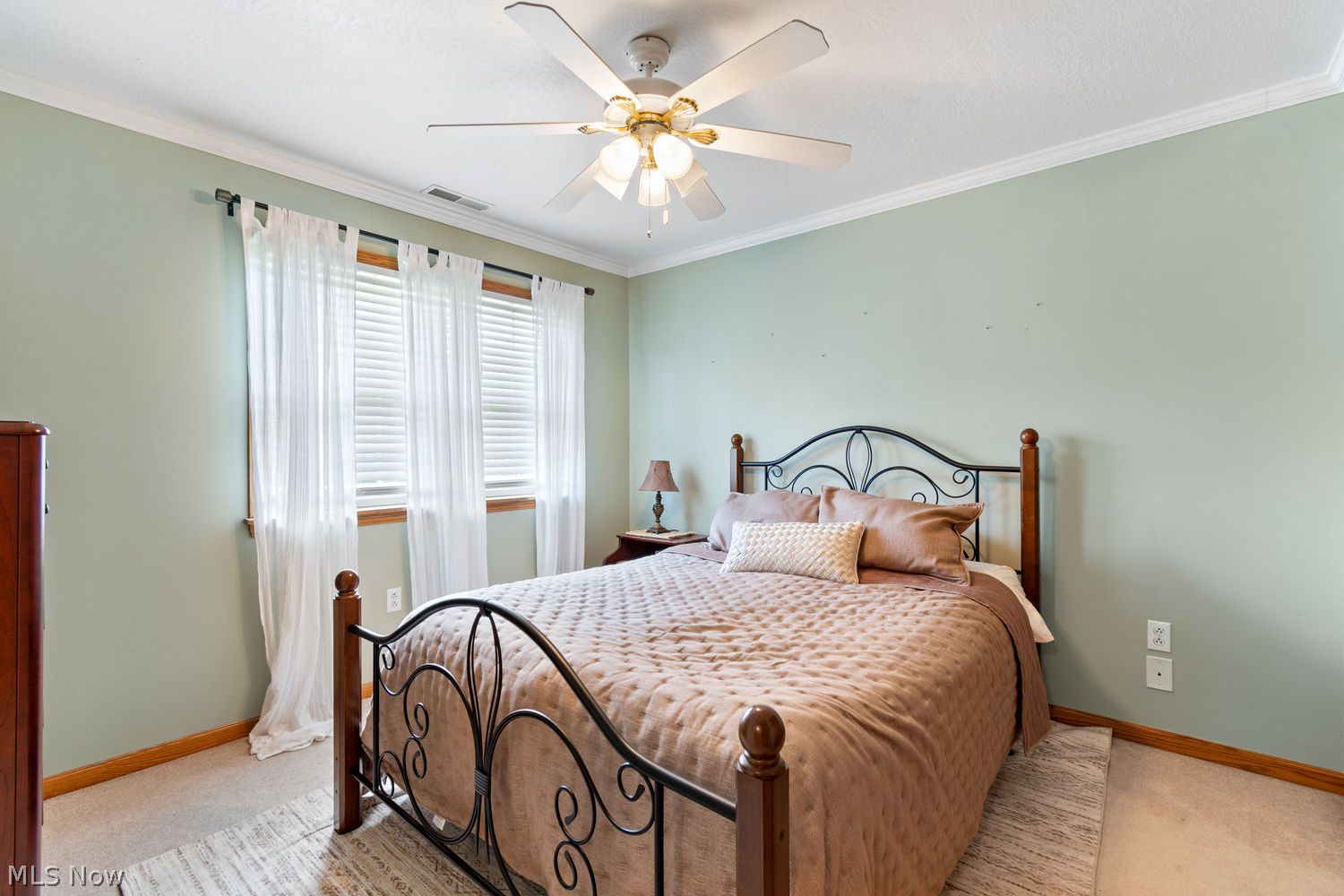 380 Schoenbrunn Drive Drive NE New Philadelphia OH 44663