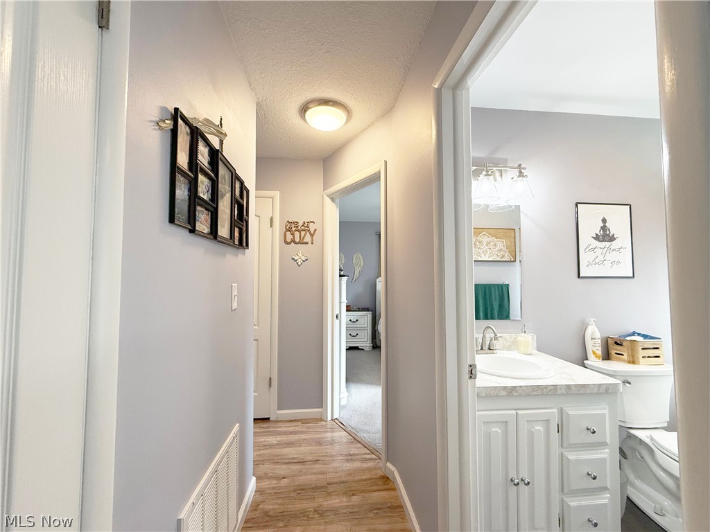 4713 Meadow Lane Lorain OH 44055