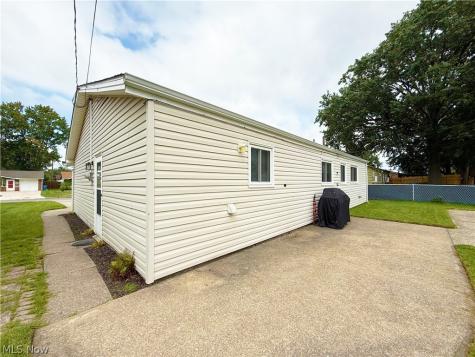 4713 Meadow Lane Lorain OH 44055