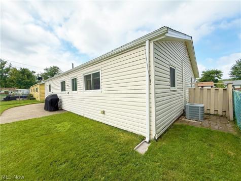 4713 Meadow Lane Lorain OH 44055