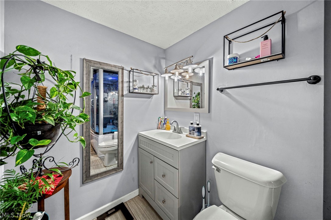 7435 Glenwood Road Conneaut OH 44030