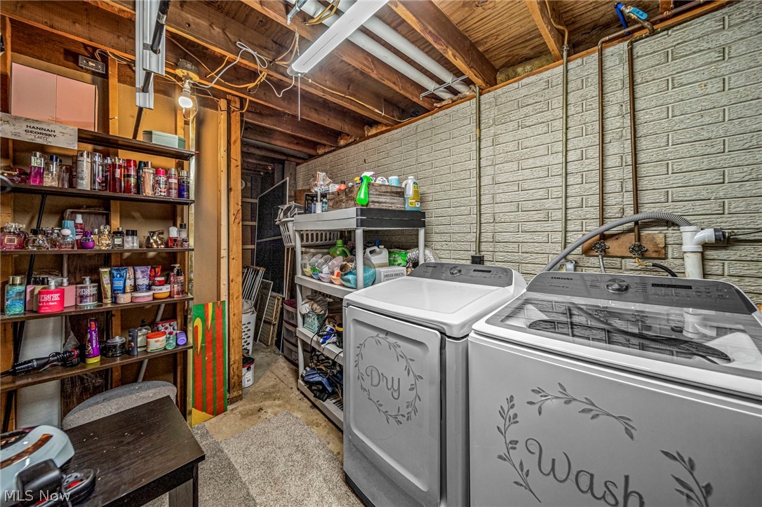 7435 Glenwood Road Conneaut OH 44030