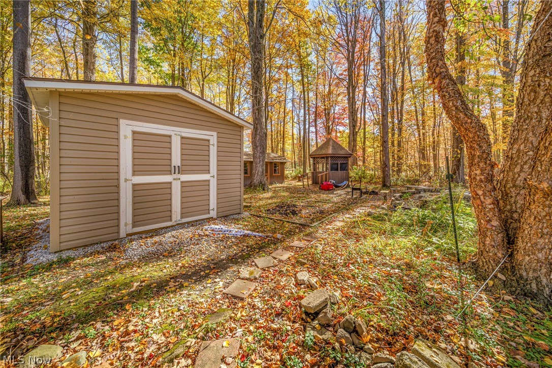 7435 Glenwood Road Conneaut OH 44030