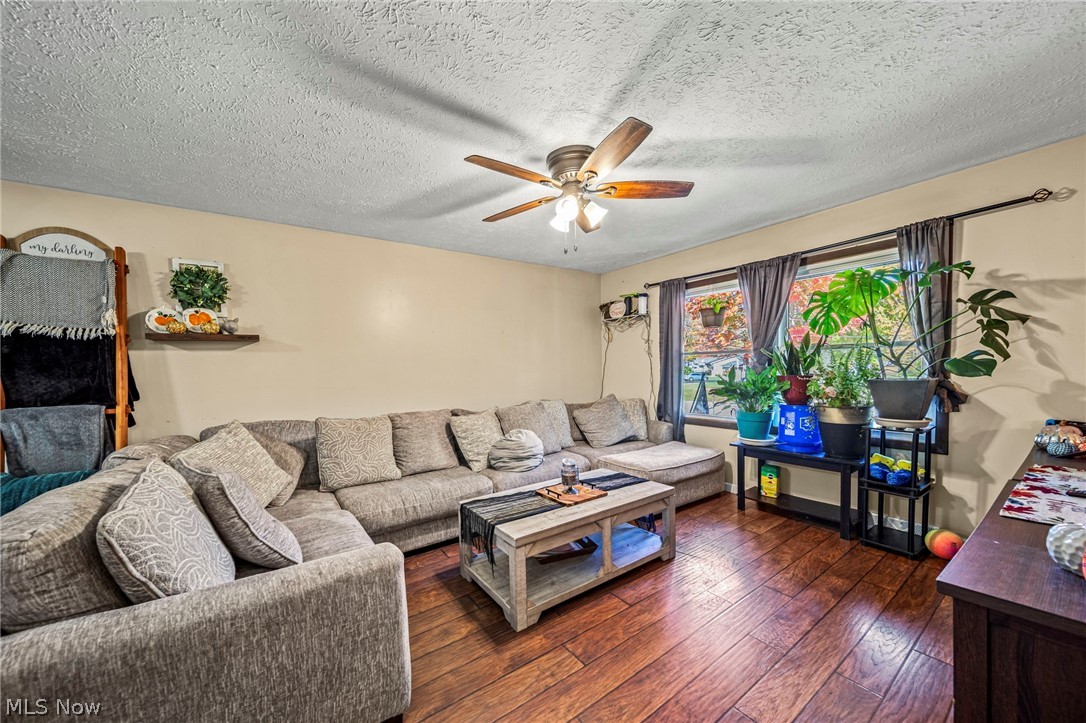 7435 Glenwood Road Conneaut OH 44030