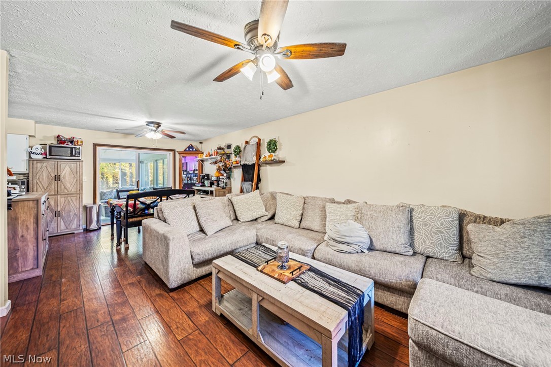 7435 Glenwood Road Conneaut OH 44030