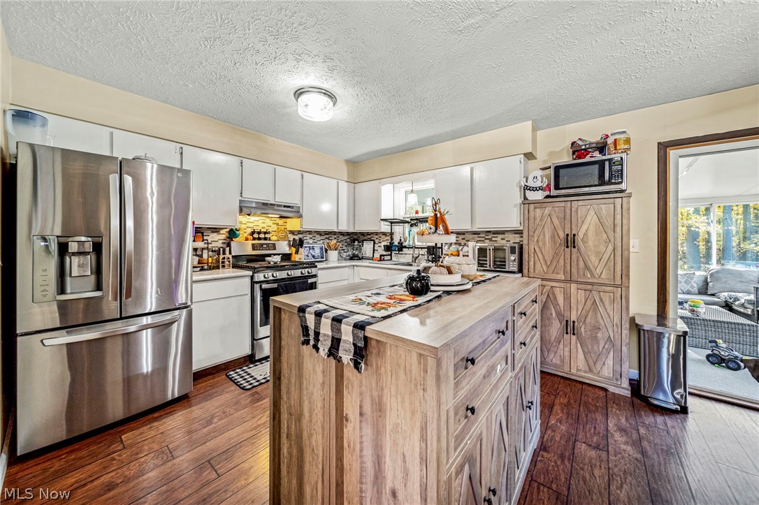7435 Glenwood Road Conneaut OH 44030