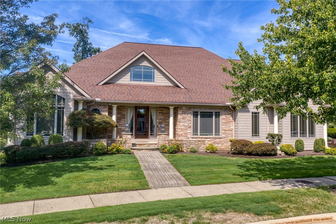 282 W Edinburgh Drive Highland Heights OH 44143