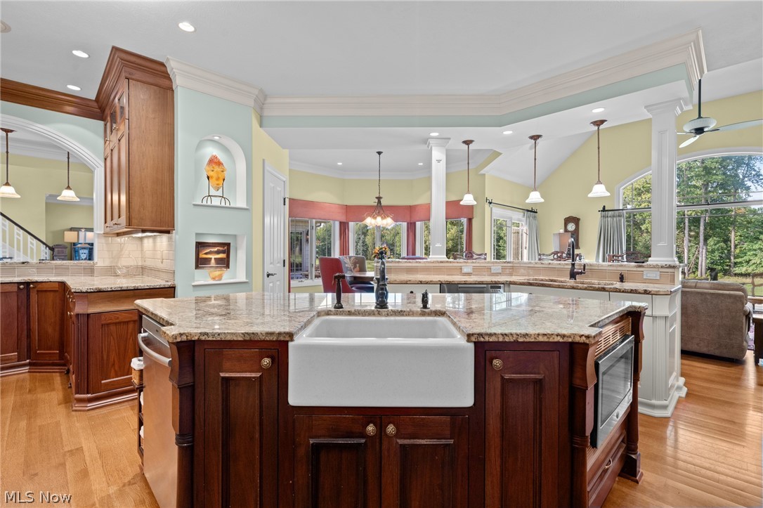 282 W Edinburgh Drive Highland Heights OH 44143