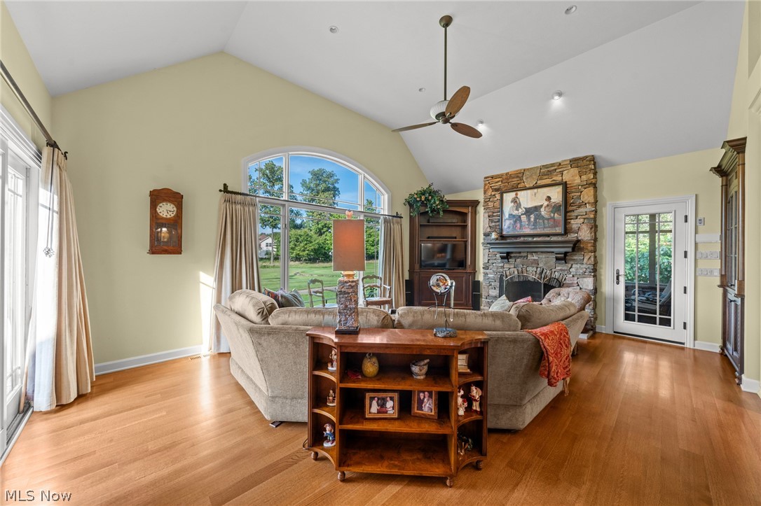 282 W Edinburgh Drive Highland Heights OH 44143