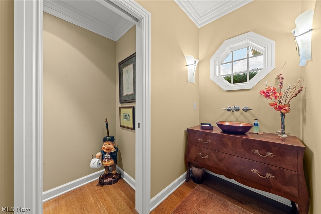 282 W Edinburgh Drive Highland Heights OH 44143
