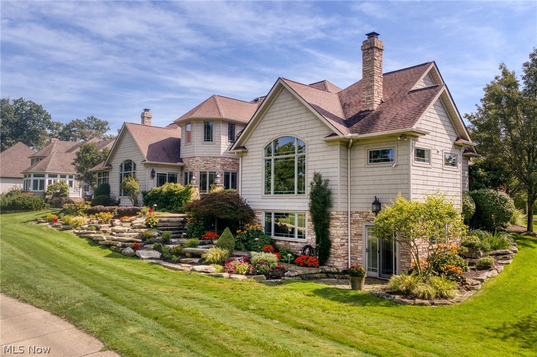 282 W Edinburgh Drive Highland Heights OH 44143