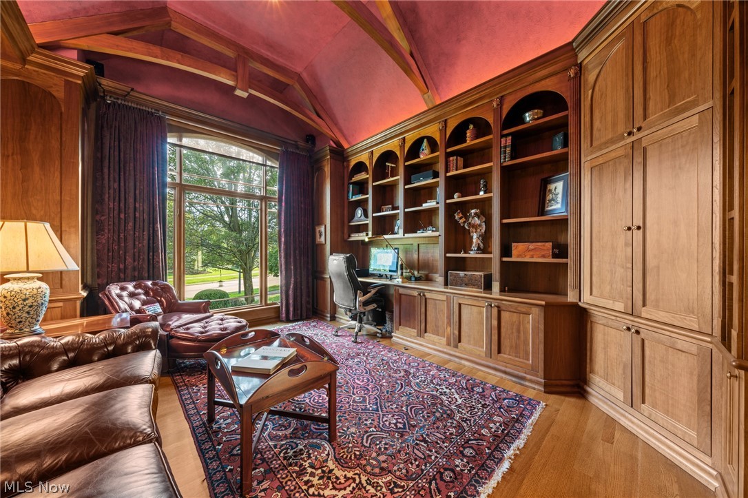 282 W Edinburgh Drive Highland Heights OH 44143