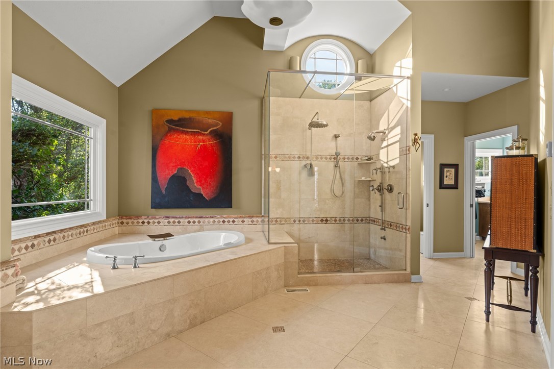282 W Edinburgh Drive Highland Heights OH 44143