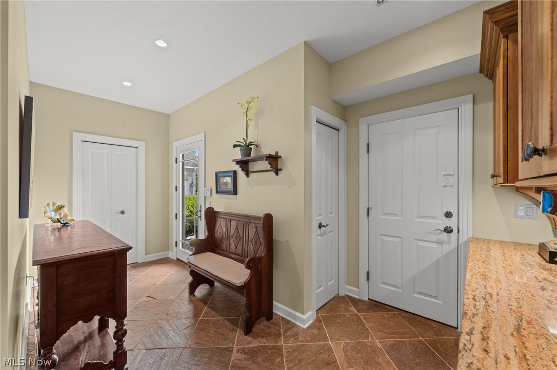 282 W Edinburgh Drive Highland Heights OH 44143