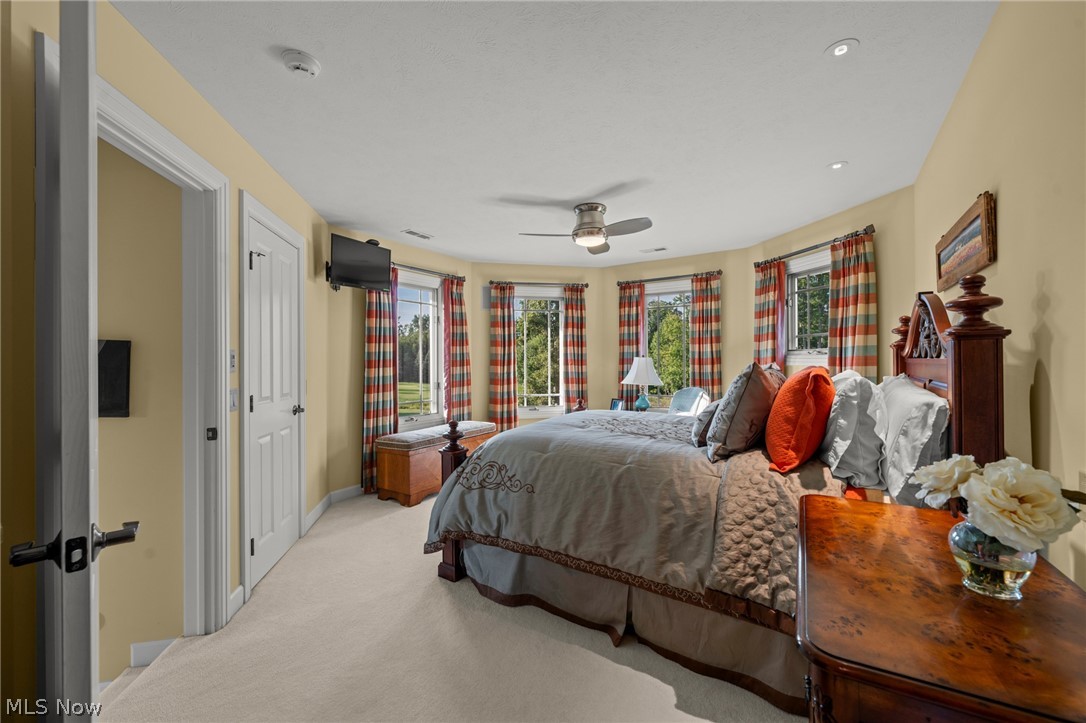 282 W Edinburgh Drive Highland Heights OH 44143