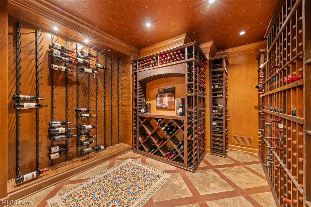 282 W Edinburgh Drive Highland Heights OH 44143