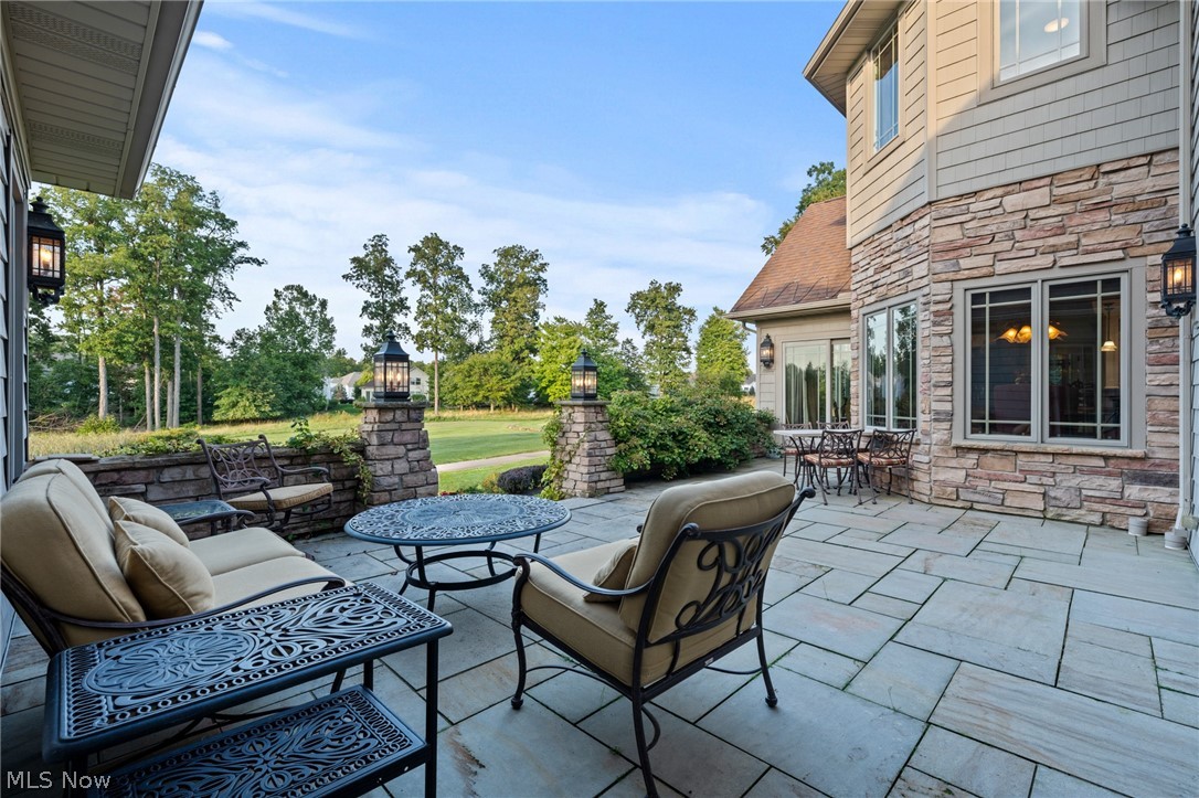 282 W Edinburgh Drive Highland Heights OH 44143