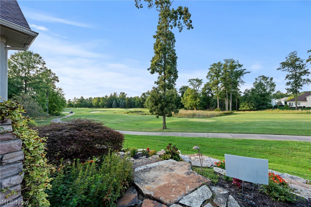 282 W Edinburgh Drive Highland Heights OH 44143