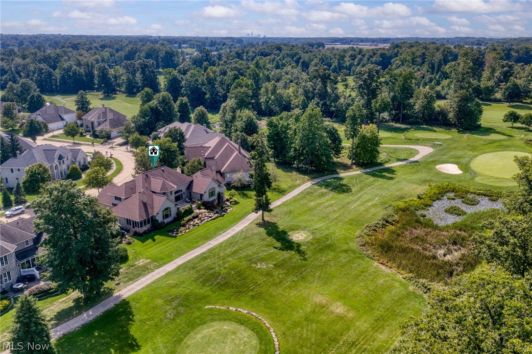 282 W Edinburgh Drive Highland Heights OH 44143