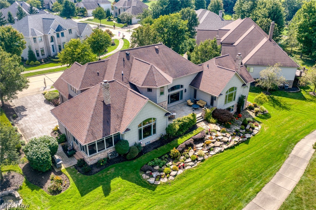 282 W Edinburgh Drive Highland Heights OH 44143