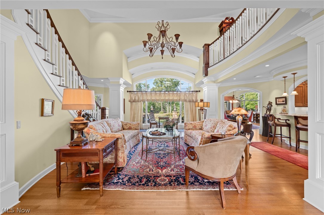 282 W Edinburgh Drive Highland Heights OH 44143