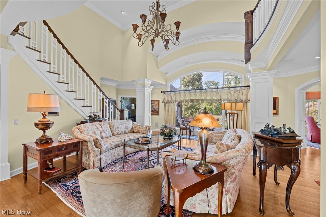 282 W Edinburgh Drive Highland Heights OH 44143