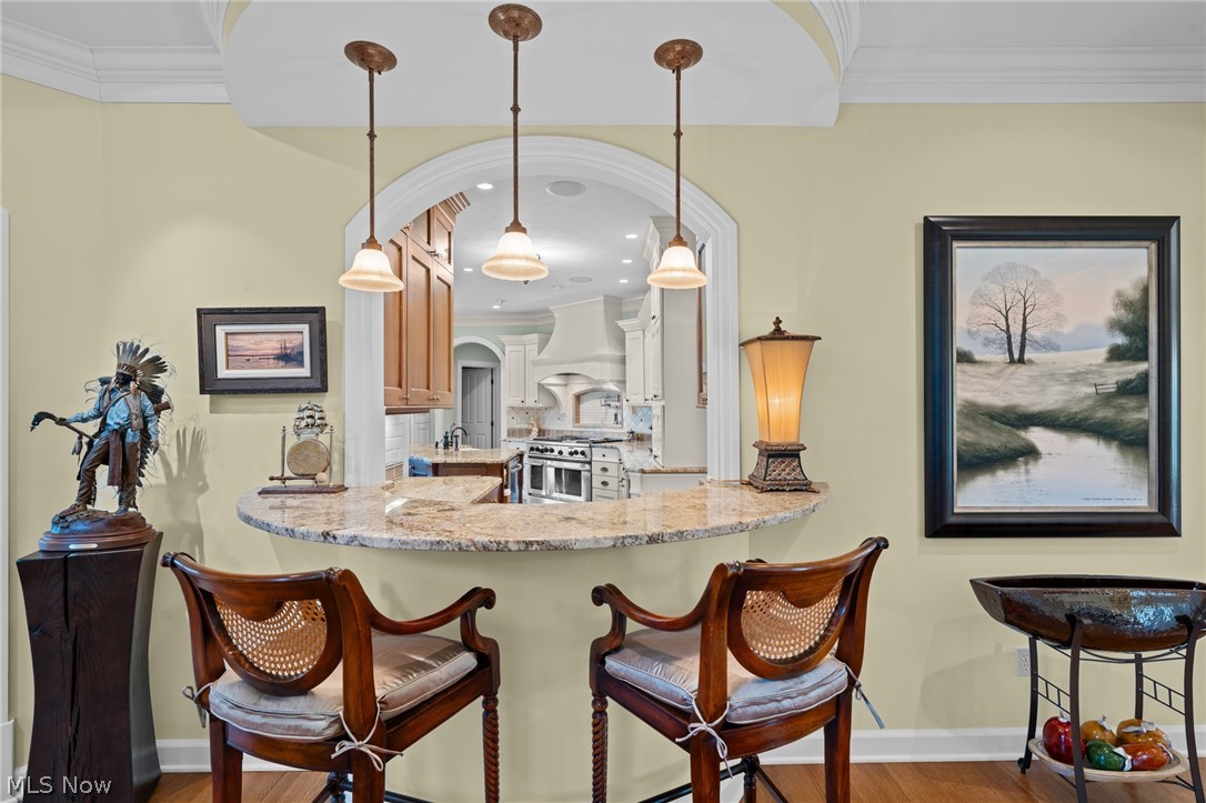 282 W Edinburgh Drive Highland Heights OH 44143