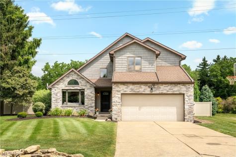 4905 Glenridge Circle NE Canton OH 44714