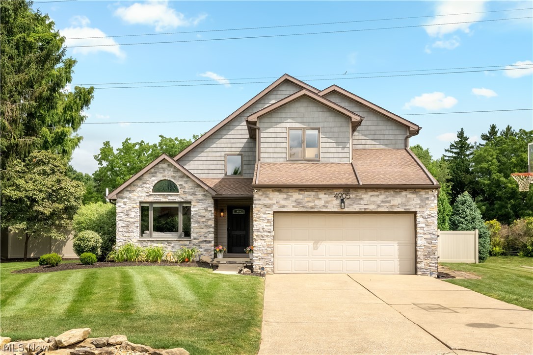 4905 Glenridge Circle NE Canton OH 44714