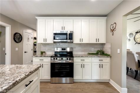 4905 Glenridge Circle NE Canton OH 44714