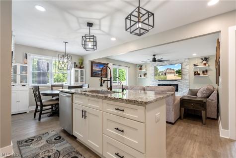 4905 Glenridge Circle NE Canton OH 44714