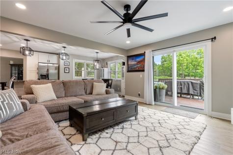 4905 Glenridge Circle NE Canton OH 44714