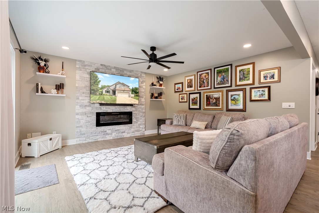 4905 Glenridge Circle NE Canton OH 44714