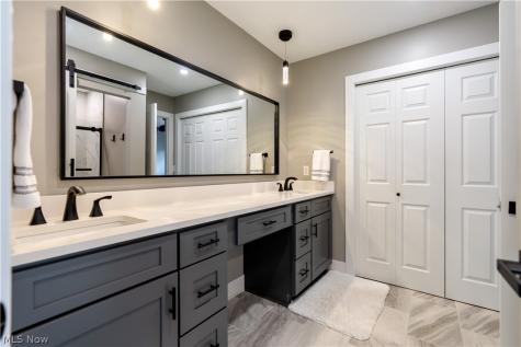4905 Glenridge Circle NE Canton OH 44714