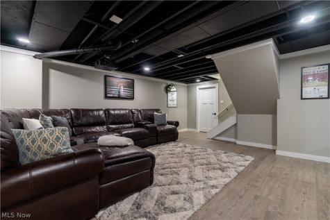 4905 Glenridge Circle NE Canton OH 44714