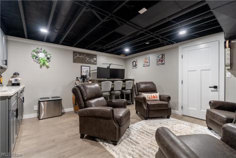 4905 Glenridge Circle NE Canton OH 44714