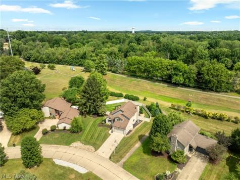 4905 Glenridge Circle NE Canton OH 44714