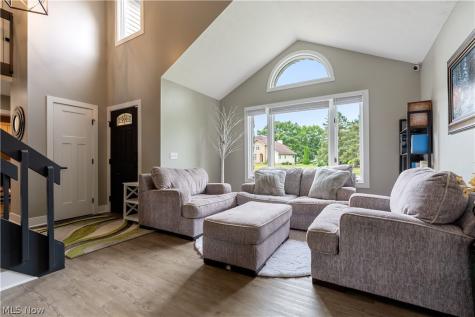 4905 Glenridge Circle NE Canton OH 44714