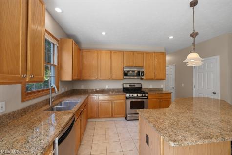 12300 Coopers Run Strongsville OH 44149