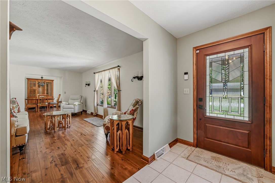 241 Cricket Lane Cortland OH 44410
