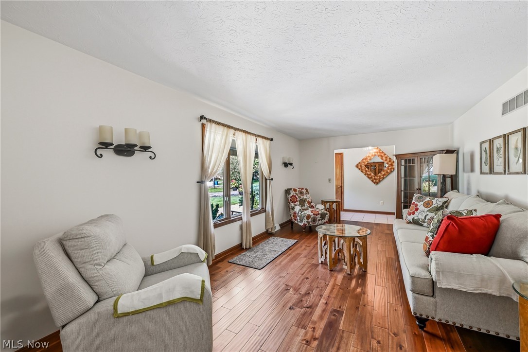 241 Cricket Lane Cortland OH 44410