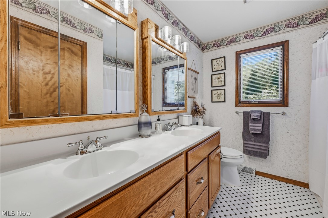 241 Cricket Lane Cortland OH 44410