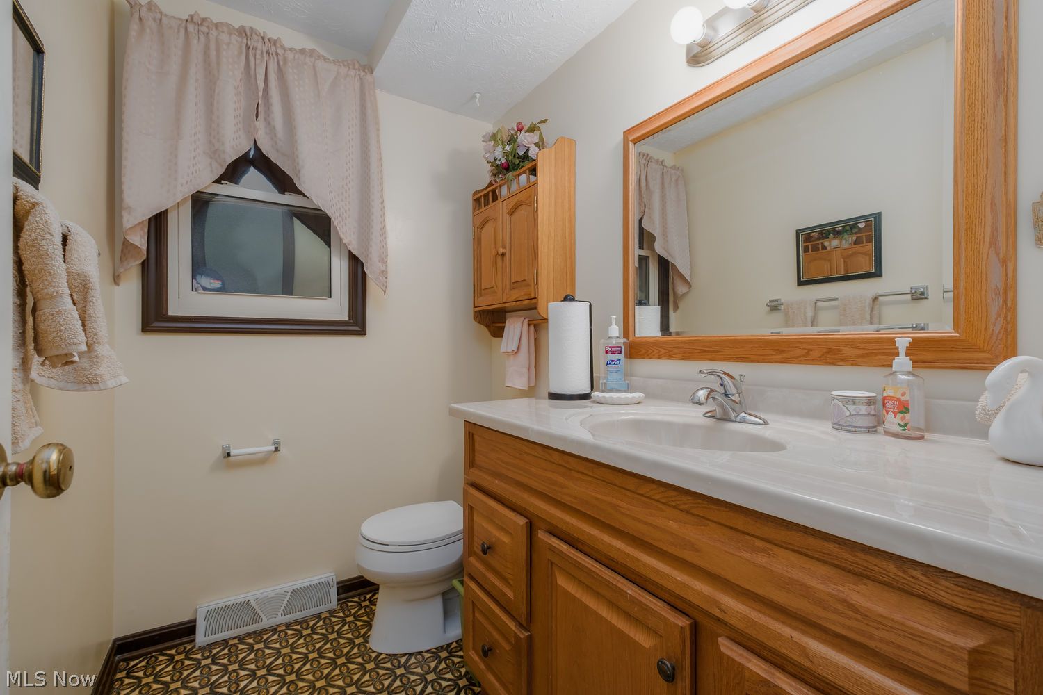 7951 Lake O' Springs Avenue NW Canton OH 44720