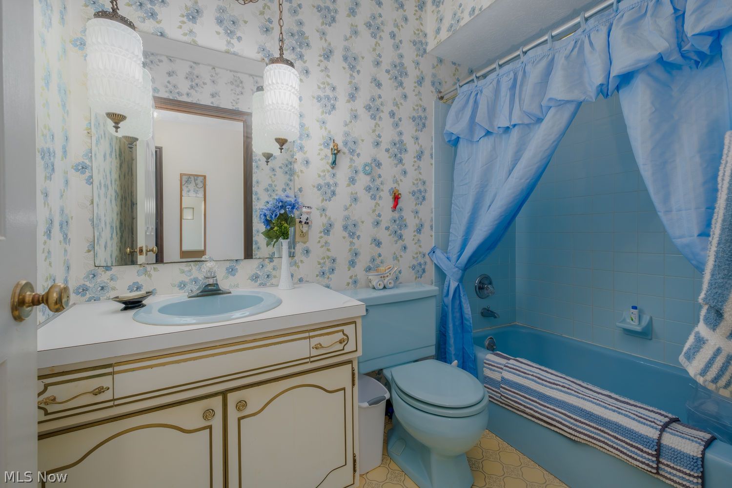7951 Lake O' Springs Avenue NW Canton OH 44720