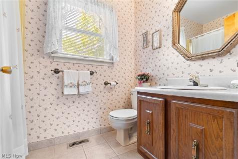 1821 Kingsley Avenue Akron OH 44313